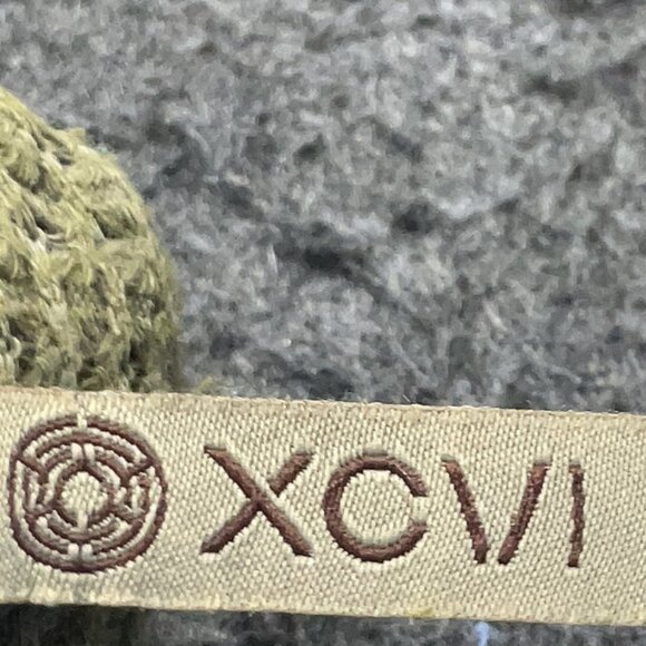 XCVI Size M Lightweight Rayon Blend V Neck Green Thermal top Awesome and Fun! - Picture 4 of 5